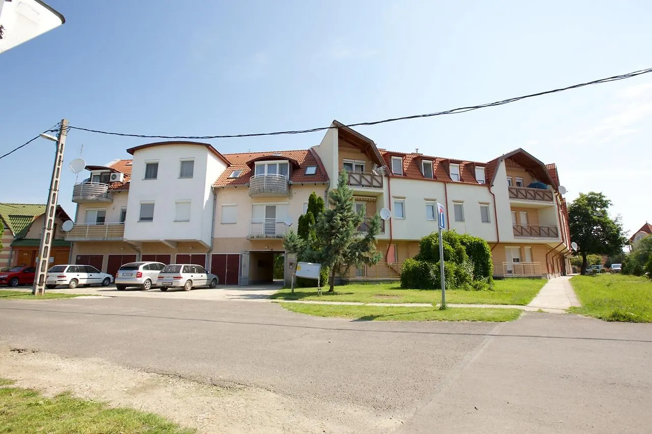 Zoli Apartmanok-Anita Koelcsey 34-36 Hajduszoboszlo Apartment