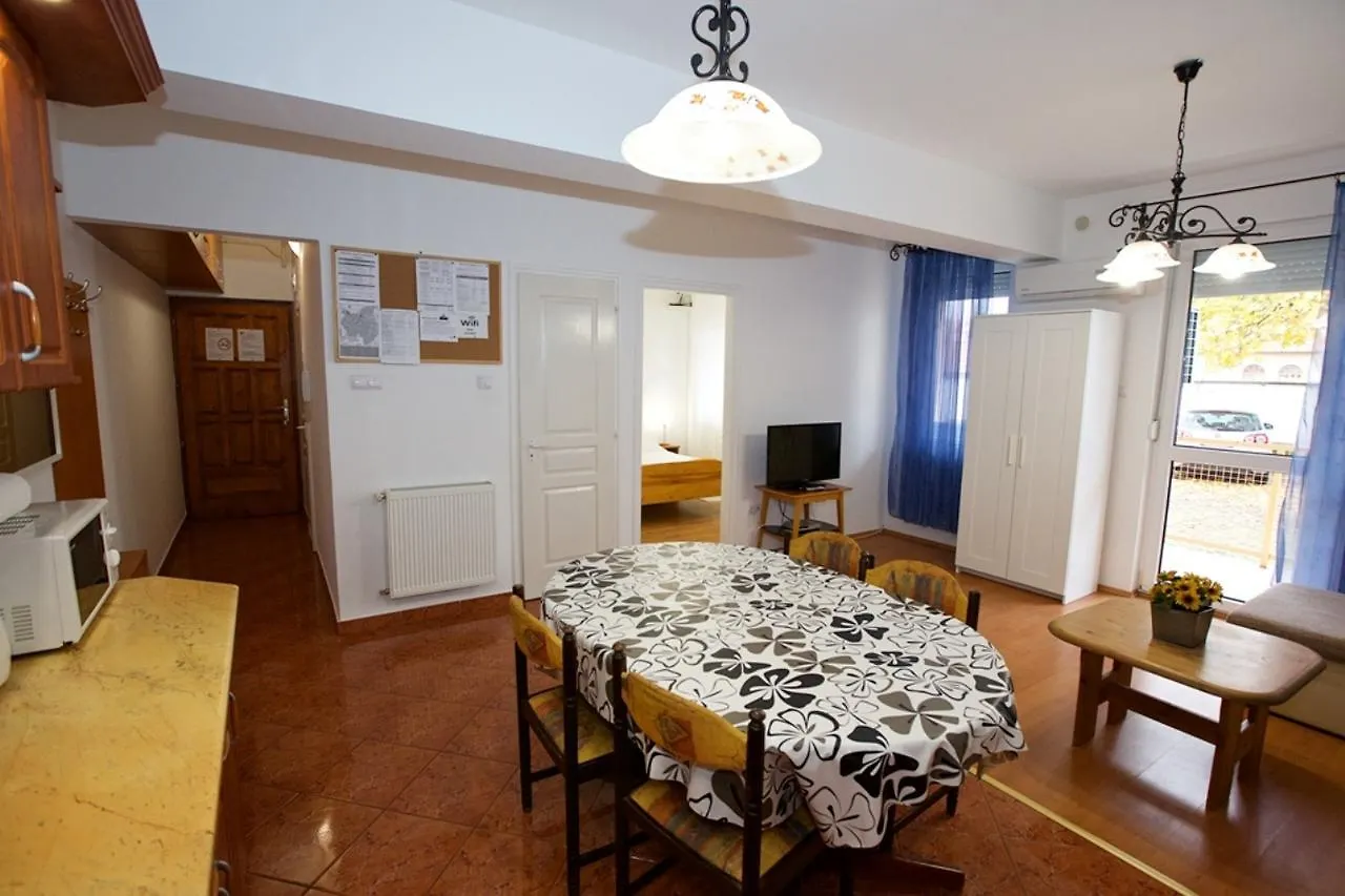 Apartment Zoli Apartmanok-Anita Koelcsey 34-36 Hajduszoboszlo